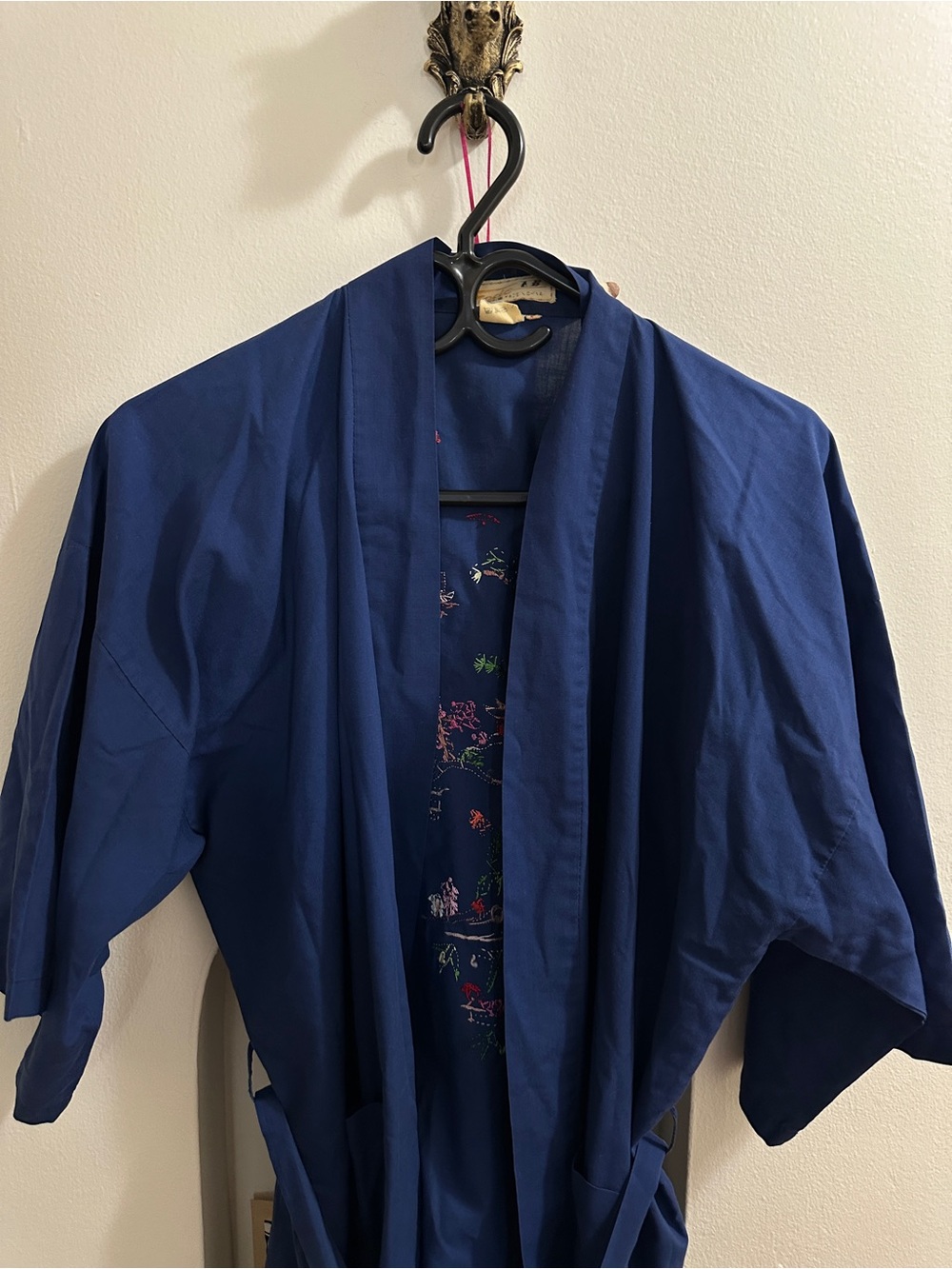 3/50$Embroidered Navy Kimono Robe / Vintage Robe - Picture 10 of 13